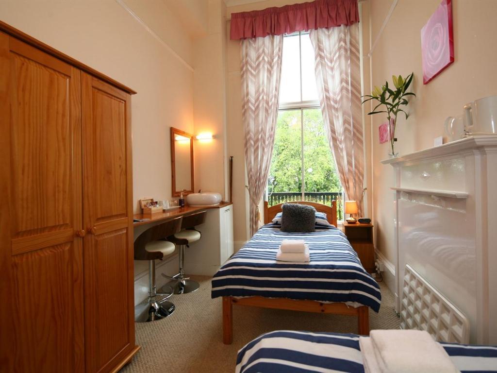 Twin Room with Shared Bathroom