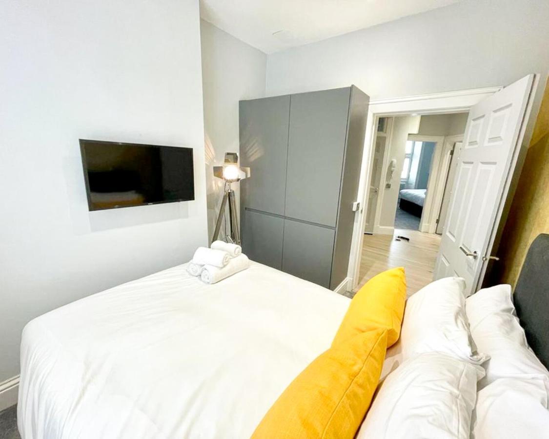Two-Bedroom Apartment,1204693120:JPEG