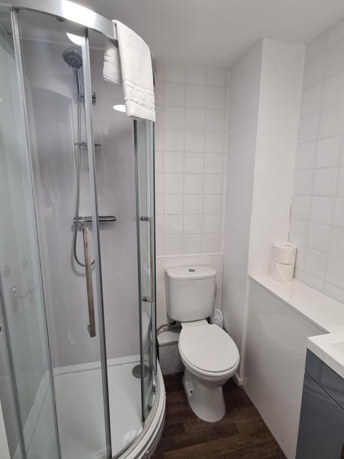 Double Room with Private External Bathroom