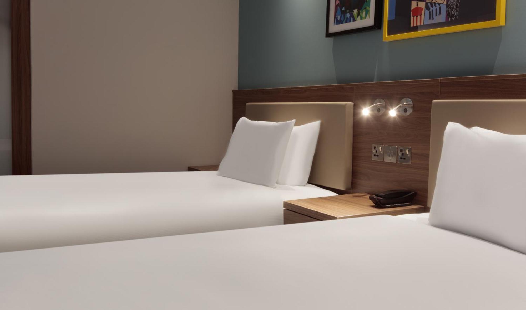 Twin Room,1552661530:JPEG