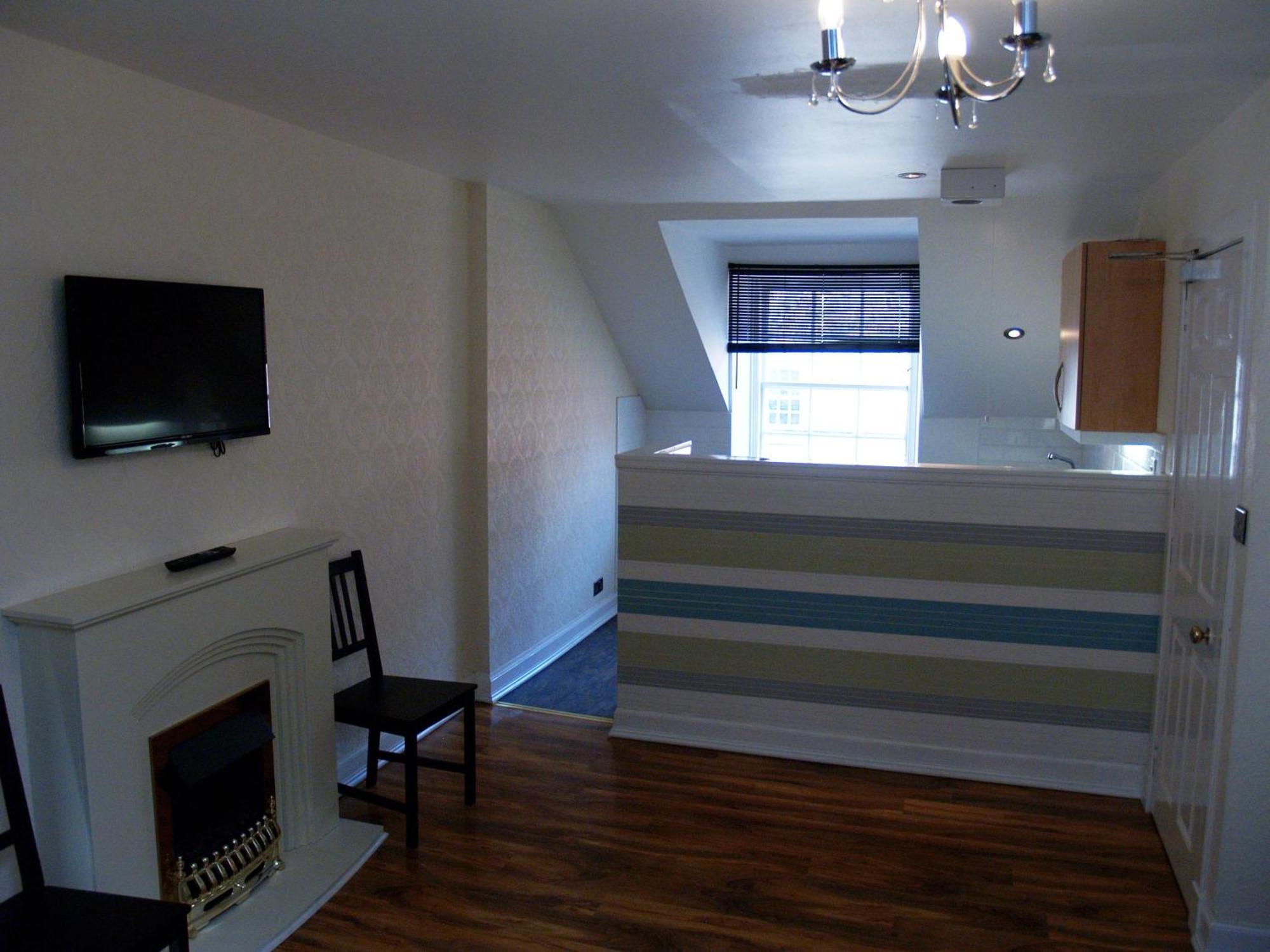 One-Bedroom Apartment 5