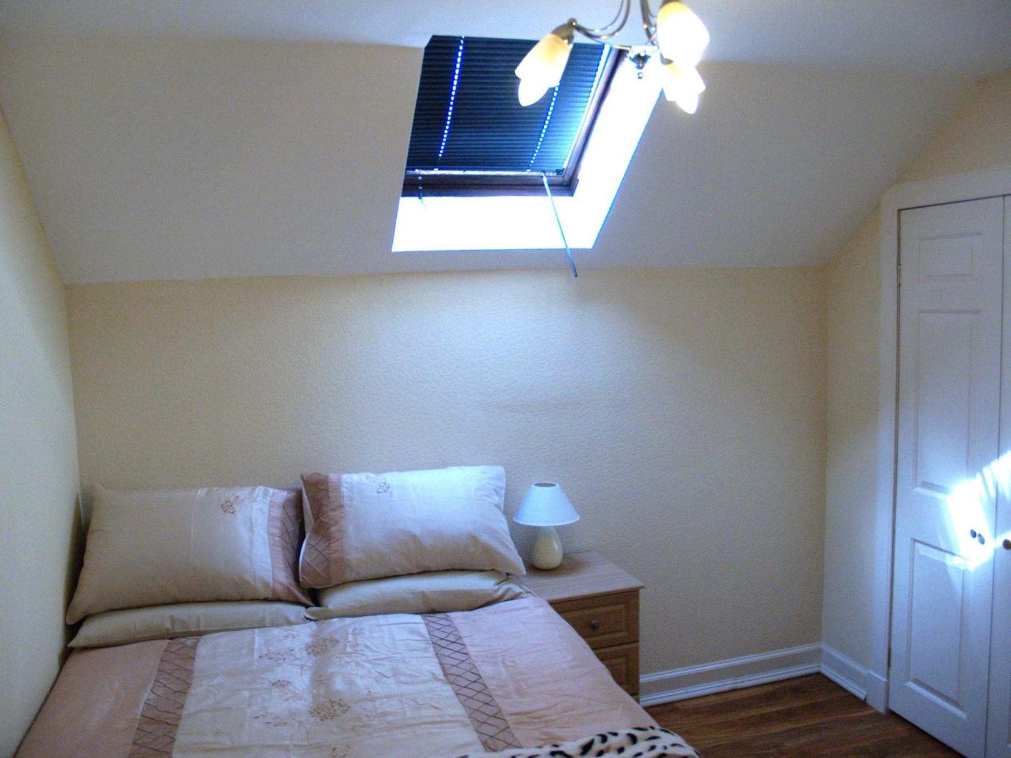 One-Bedroom Apartment 5