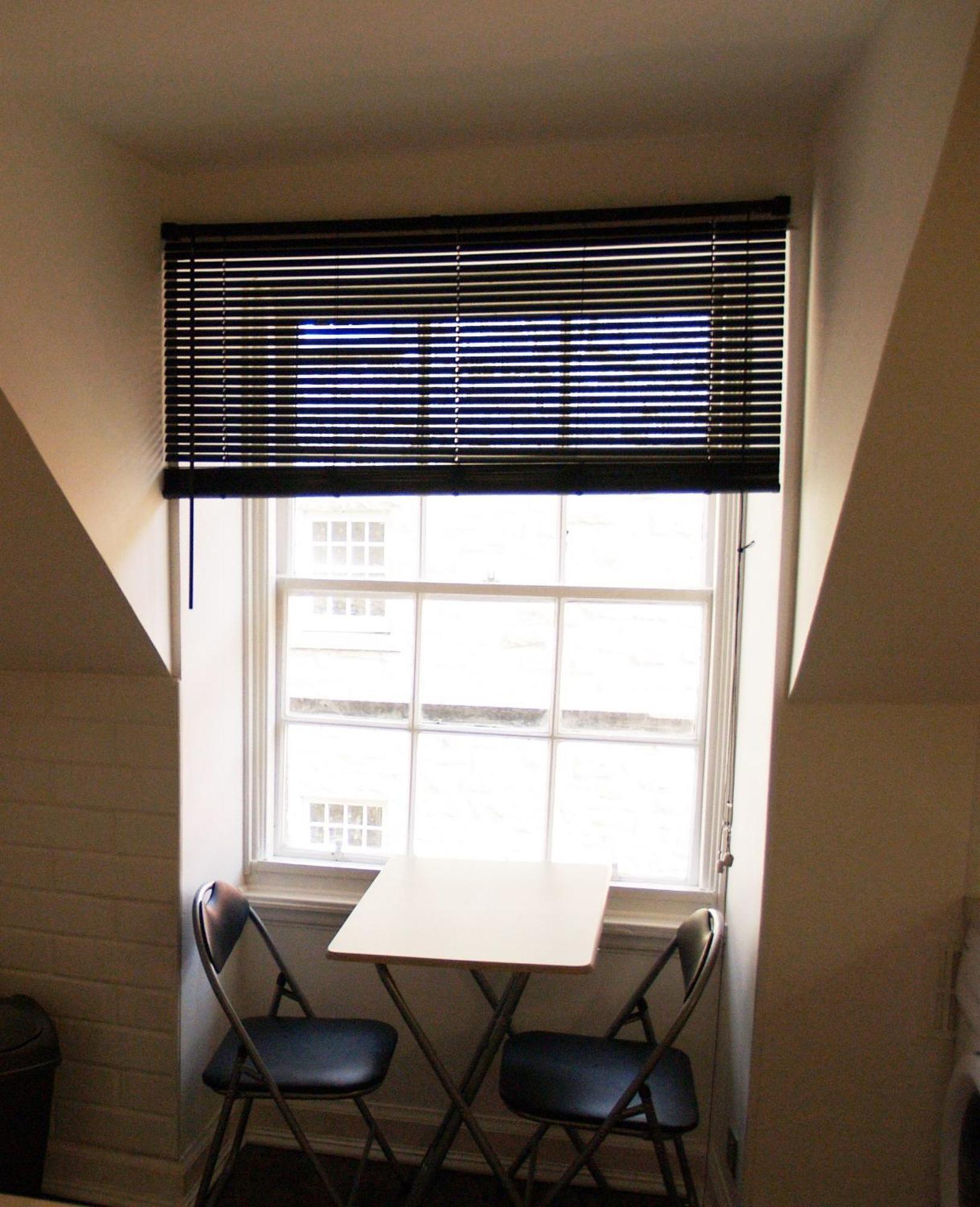 One-Bedroom Apartment 5