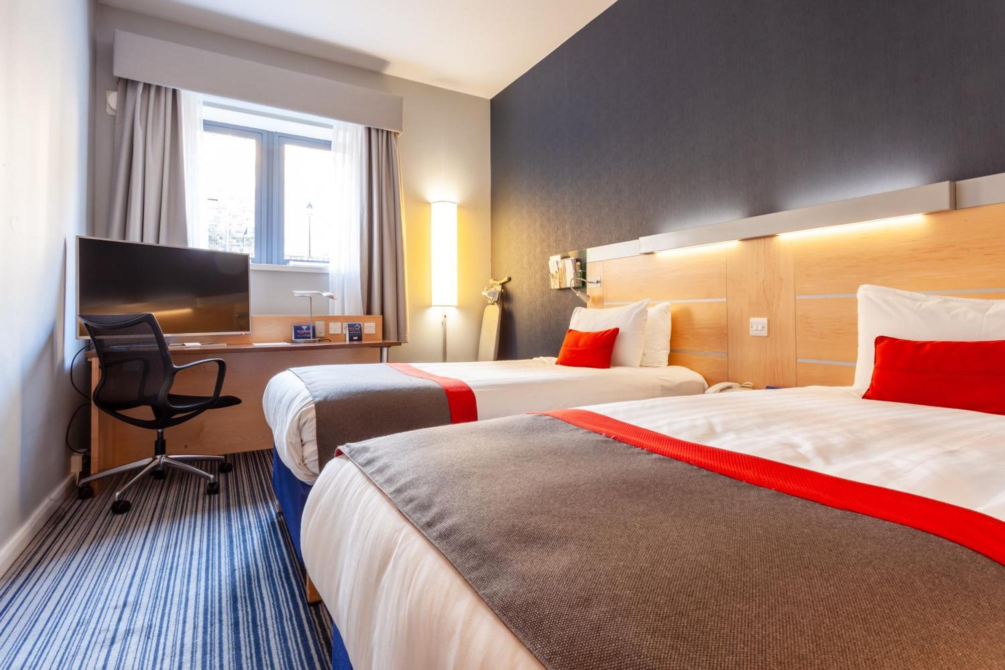 Standard Twin Room with Free Hot Breakfast,1382176550:JPEG
