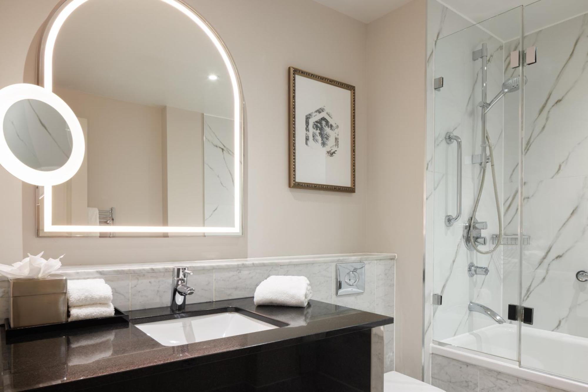 Premier King Room