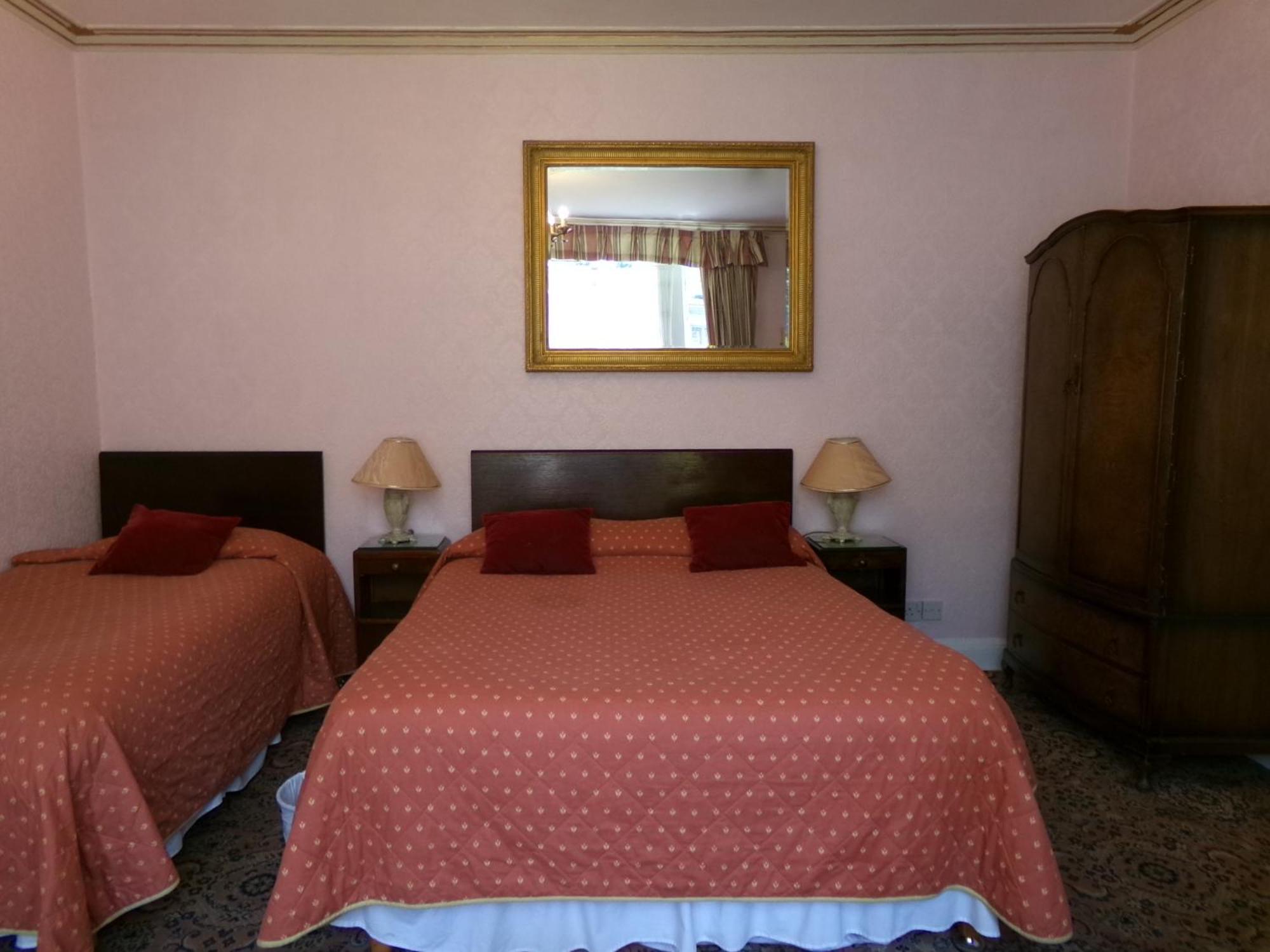 Triple Room with Shared Bathroom,1693280527:JPEG
