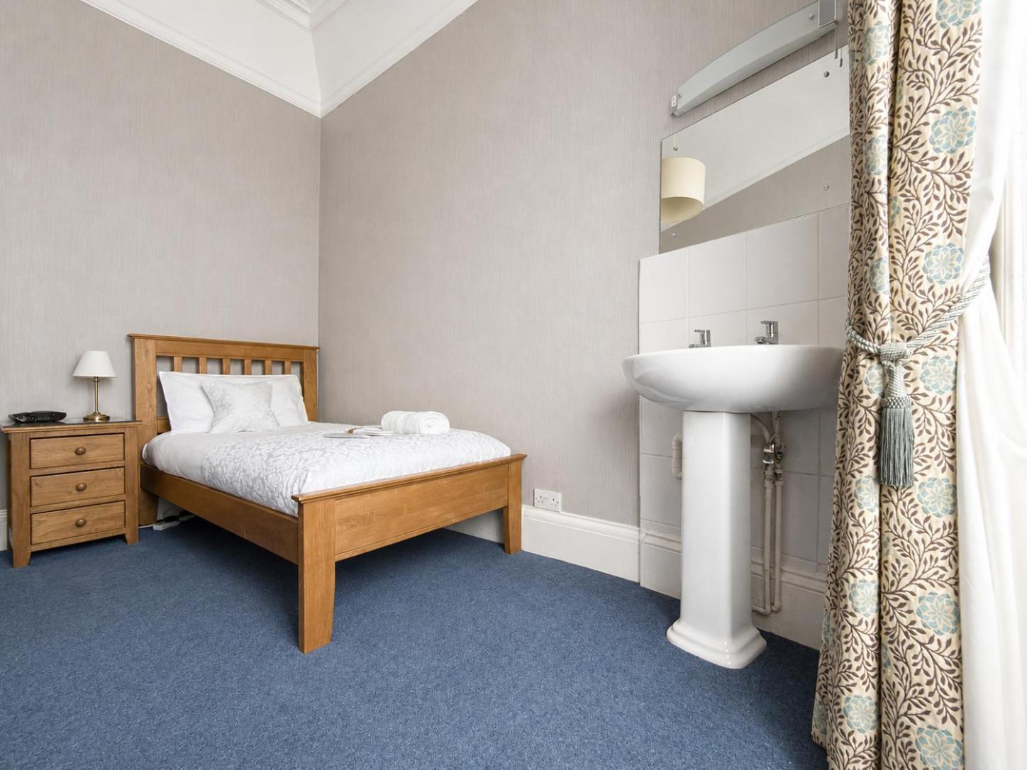 Single Room Private External Bathroom