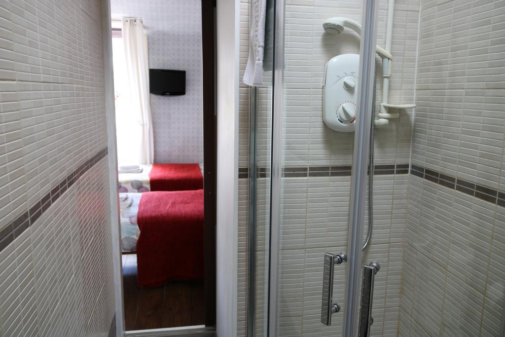 Room 3 - Twin Room with View,669553149:JPEG