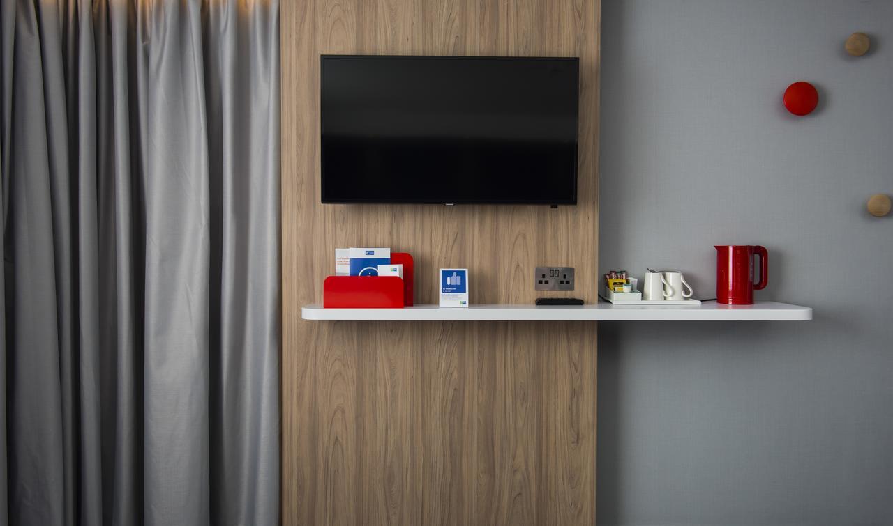 Standard Twin Room with Free Hot Breakfast
