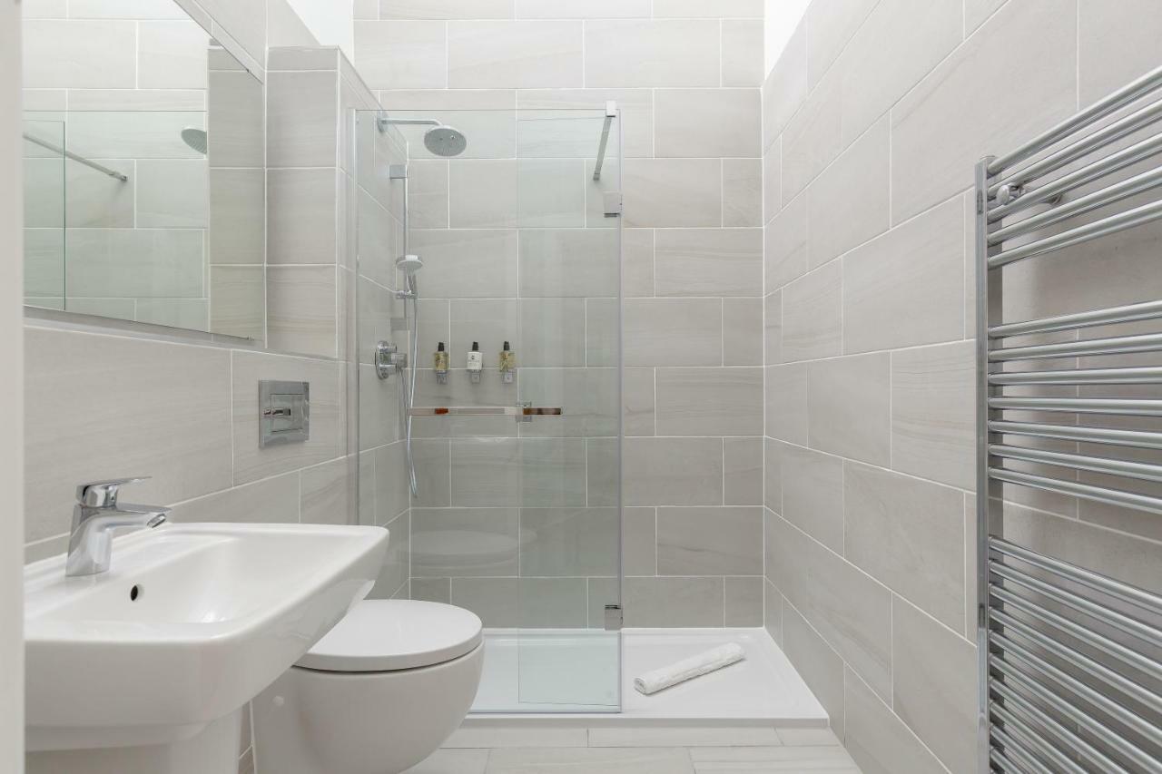 Penthouse Apartment,782587728:JPEG