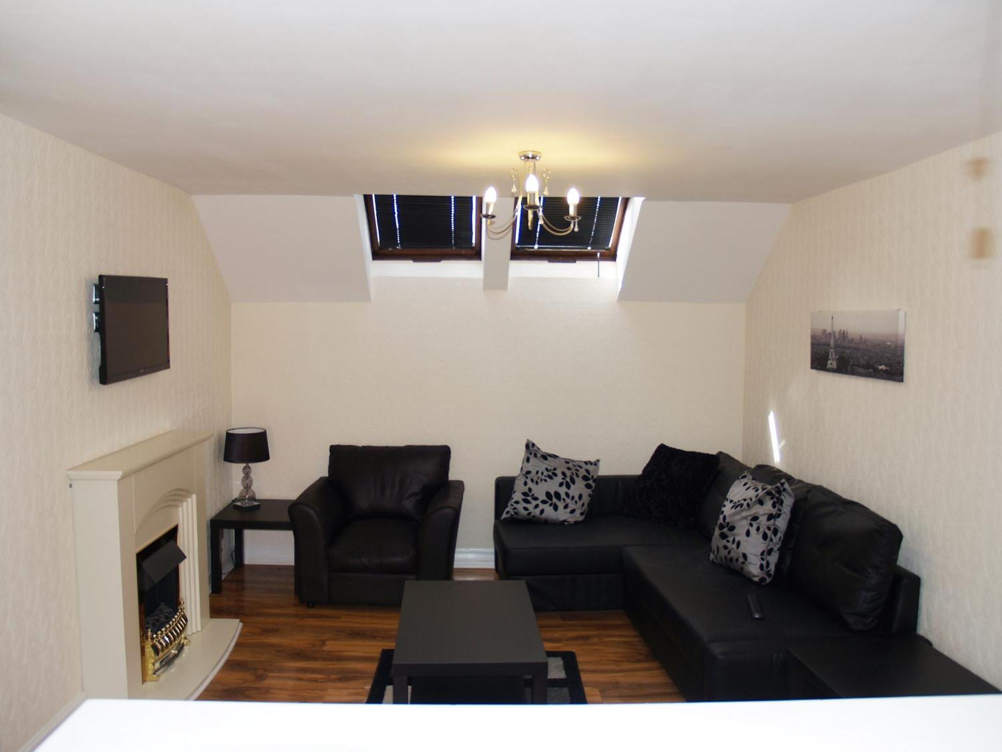 One-Bedroom Apartment 6