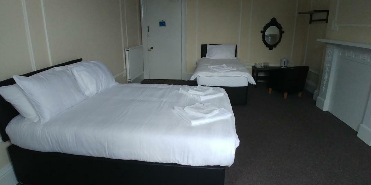 Triple Room with Shared Bathroom,863163176:JPEG