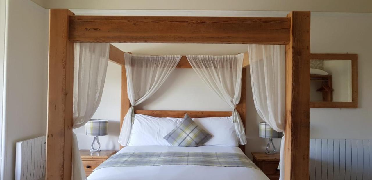 Deluxe King Four Poster Room with Shower,724197295:JPEG
