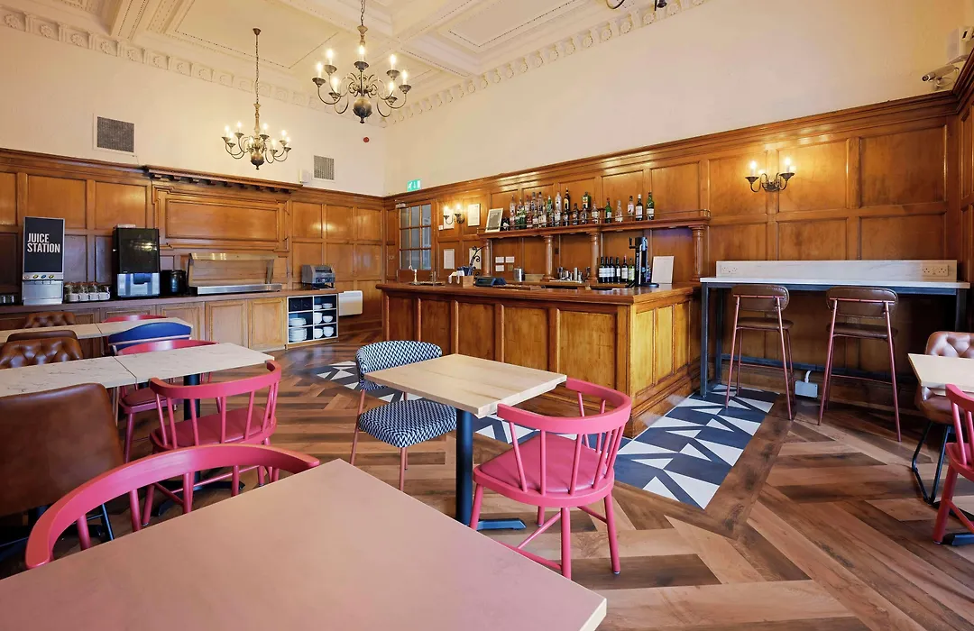 Travelodge Edinburgh Haymarket-1