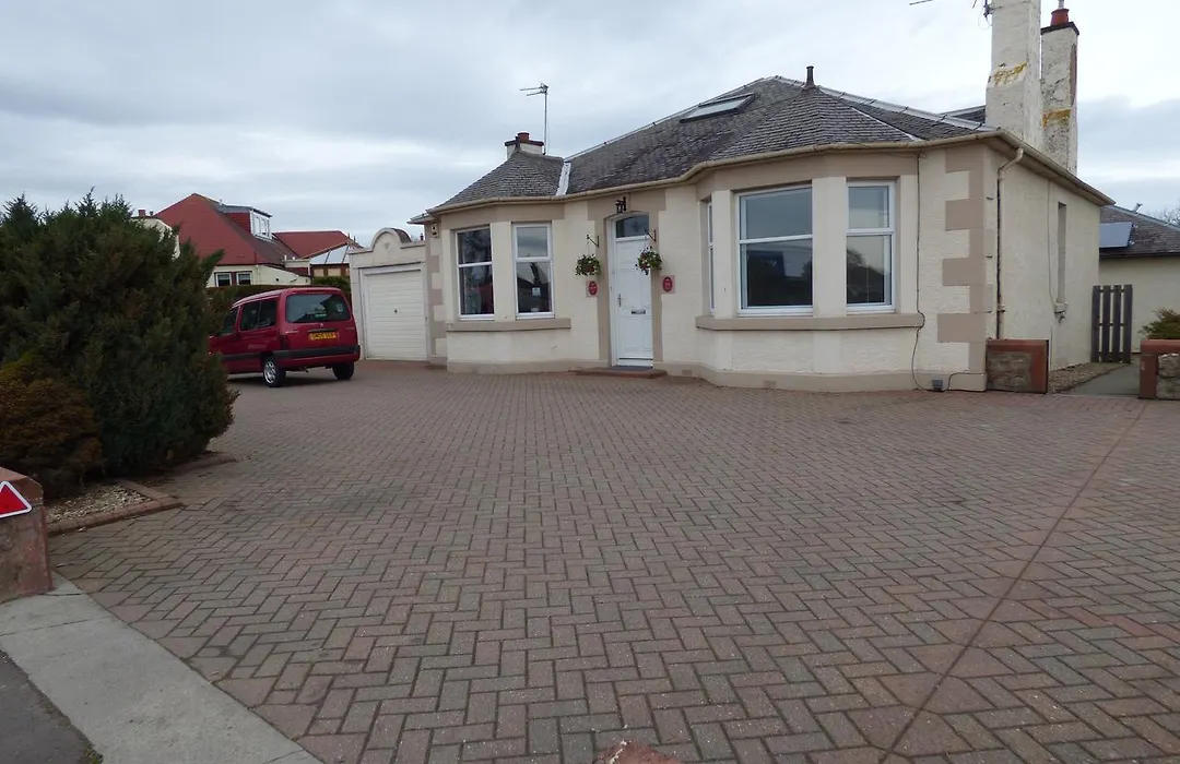Craigievar Guest House-1