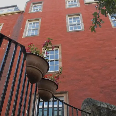 2 Chessels Court, Flat 3-3