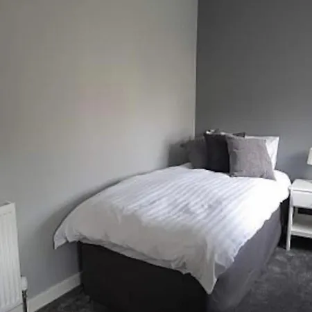 2 Chessels Court, Flat 3-2