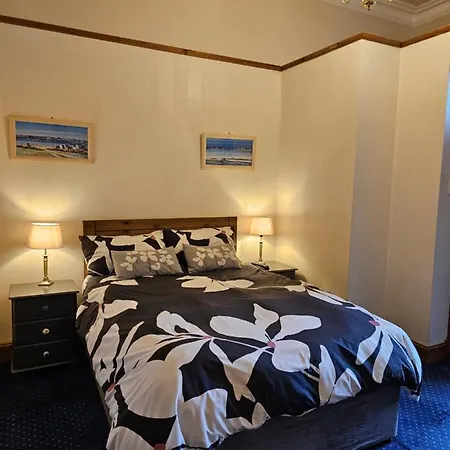 Smiths Guest House-3