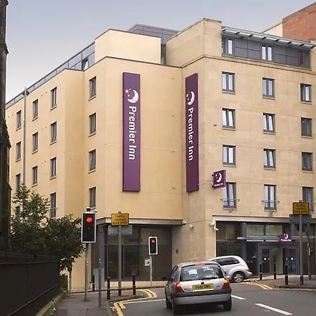 Premier Inn Edinburgh Central-2