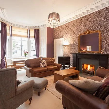 The Coates Gardens Residence-2