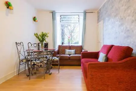 Watson Crescent-3